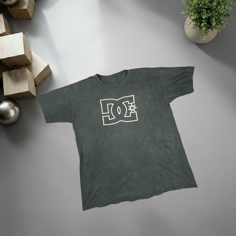 Vintage DC Shoes T Shirt XL Gray Skater Streetwear Y2K Graphic Tee‎ Boxy Fit